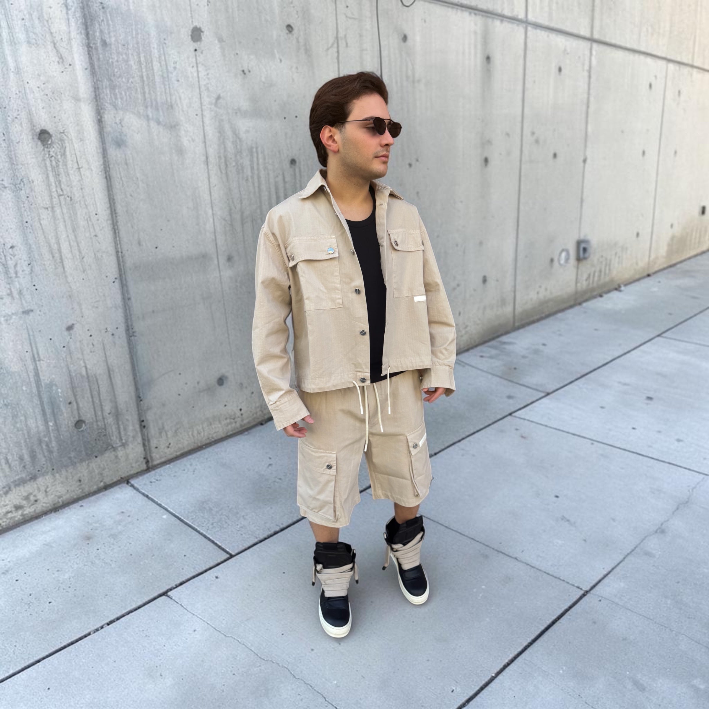 BEIGE CARGO SHORT