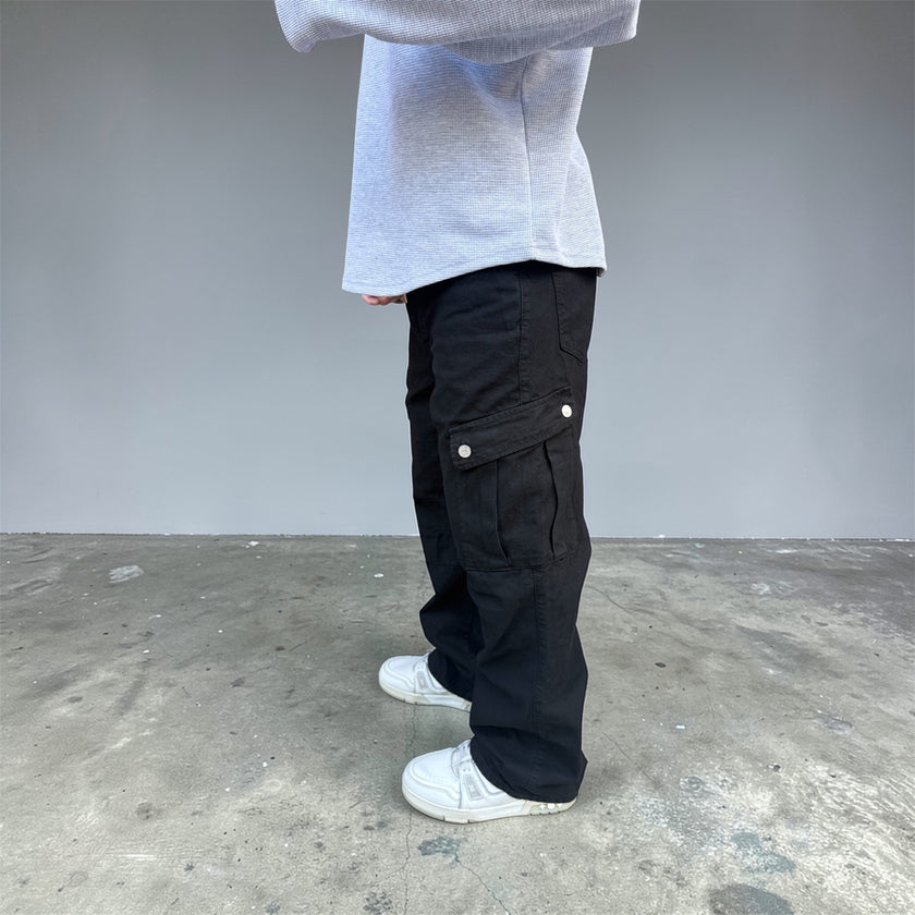 BLACK CARGO JEANS