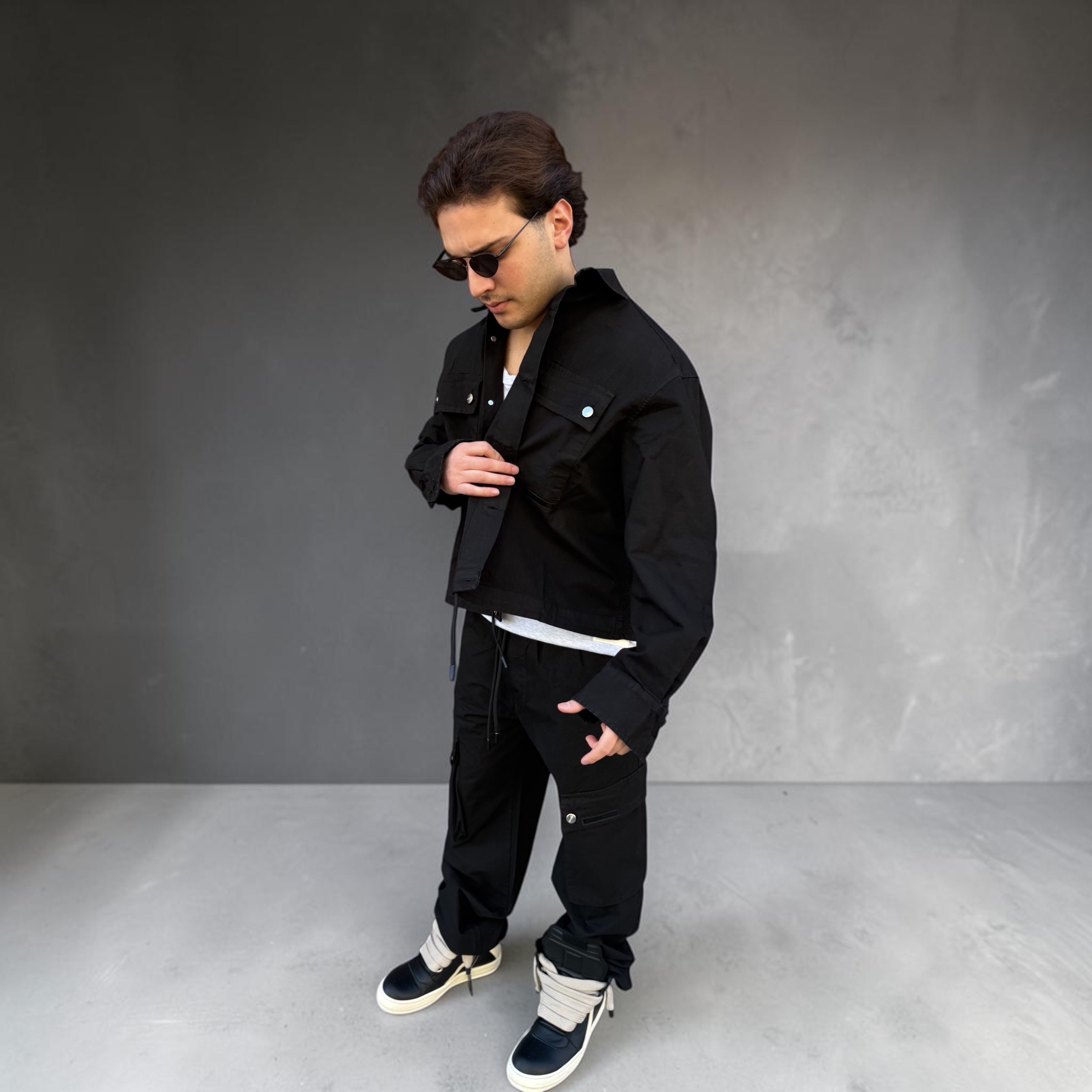 BLACK JACKET LACE