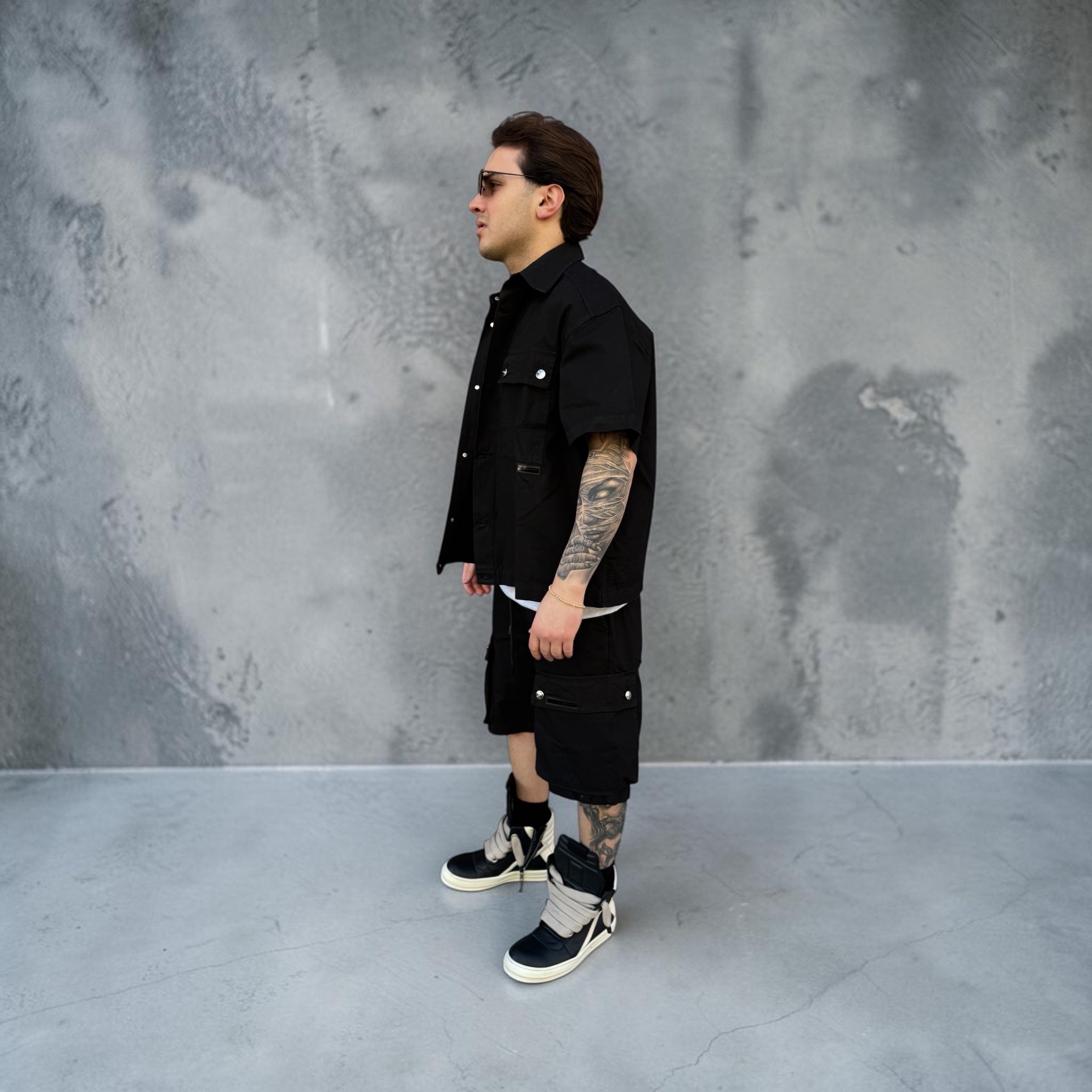 BLACK CARGO SHORT