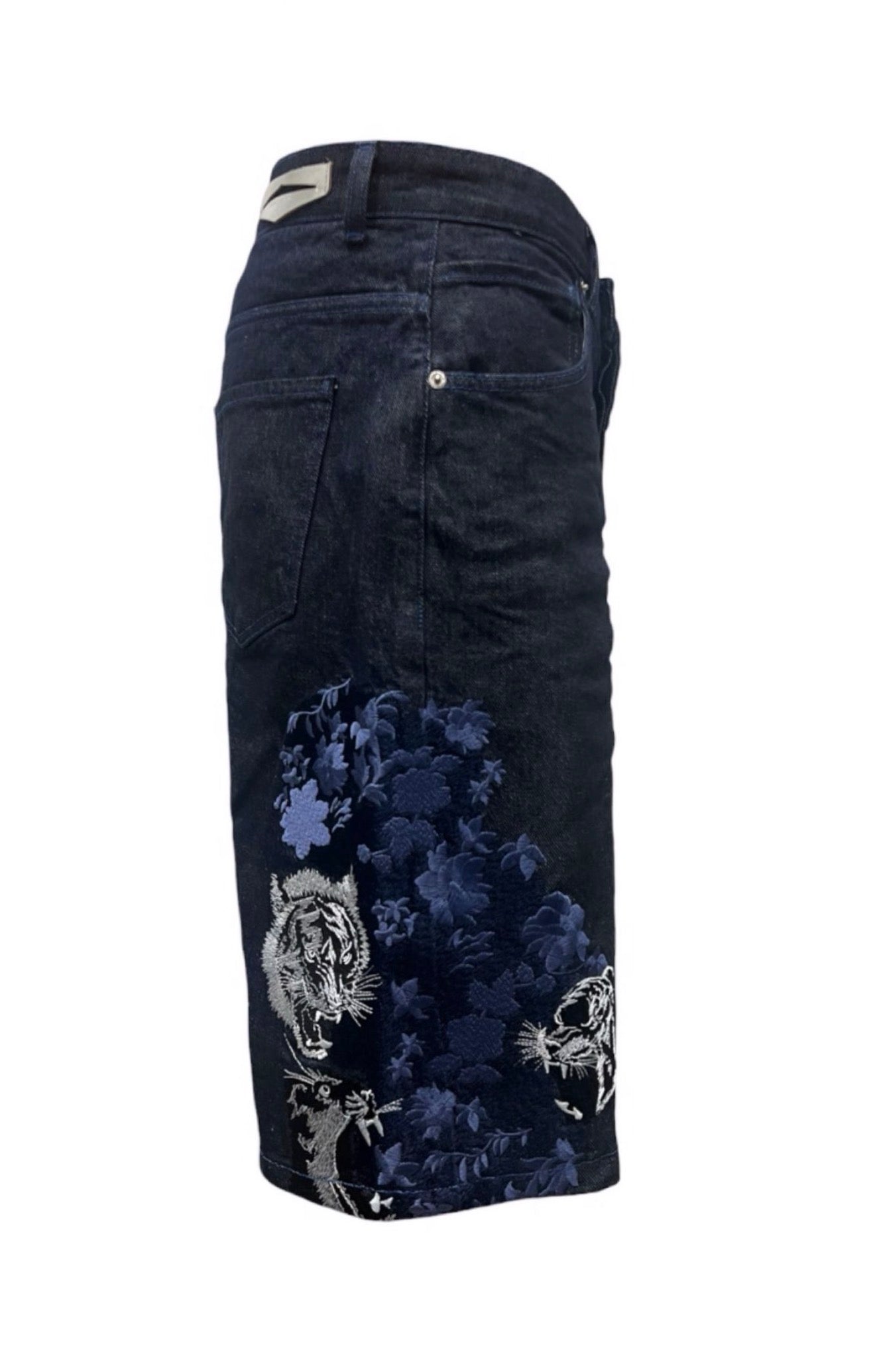 TIGER SHORT DO NOT CONFORM